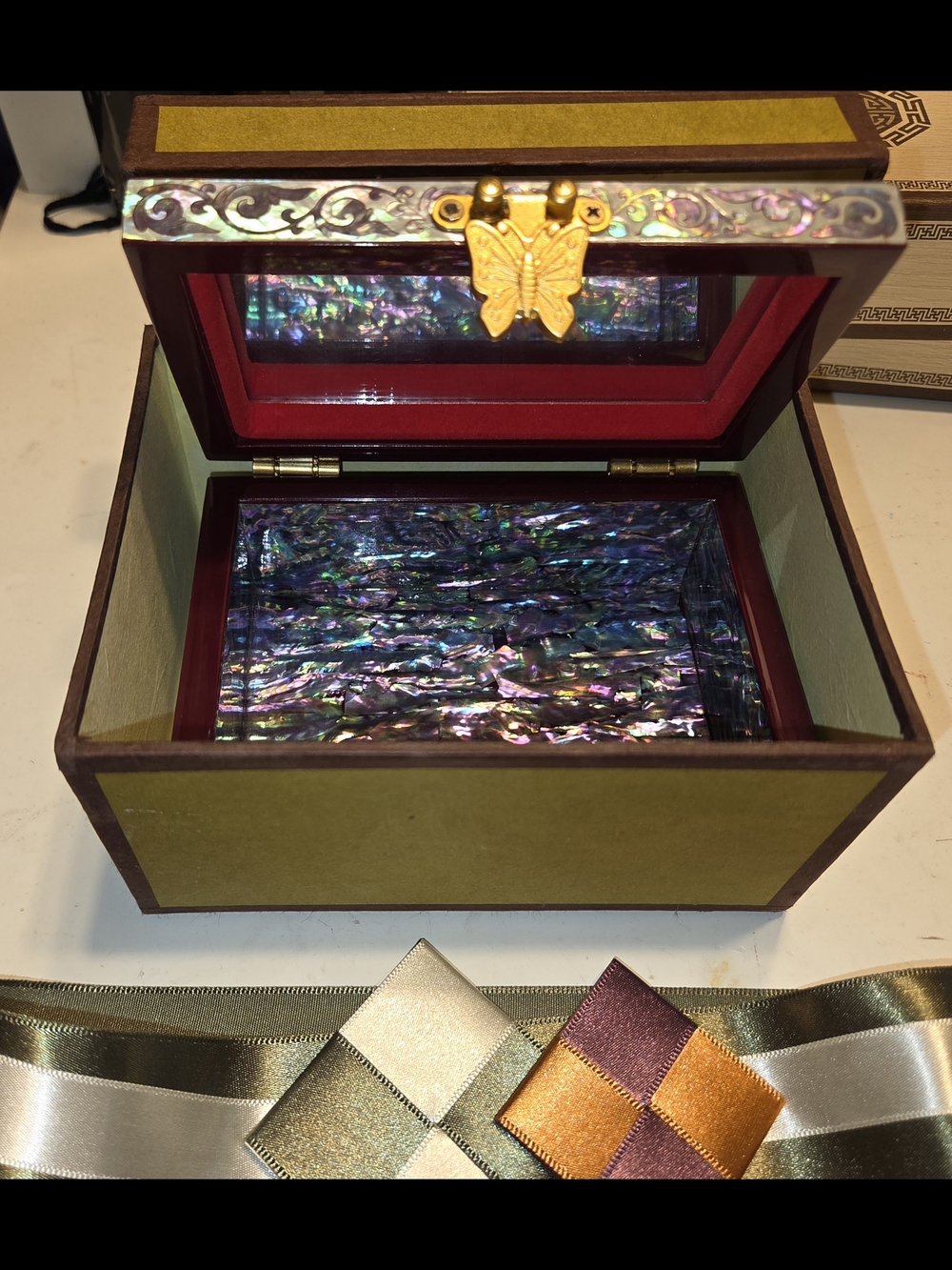 Korean Handmade Mother of Pearl Jewelry Box with Glass Lid & Gift Box